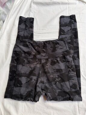 High-Waist Camo Performance Leggings